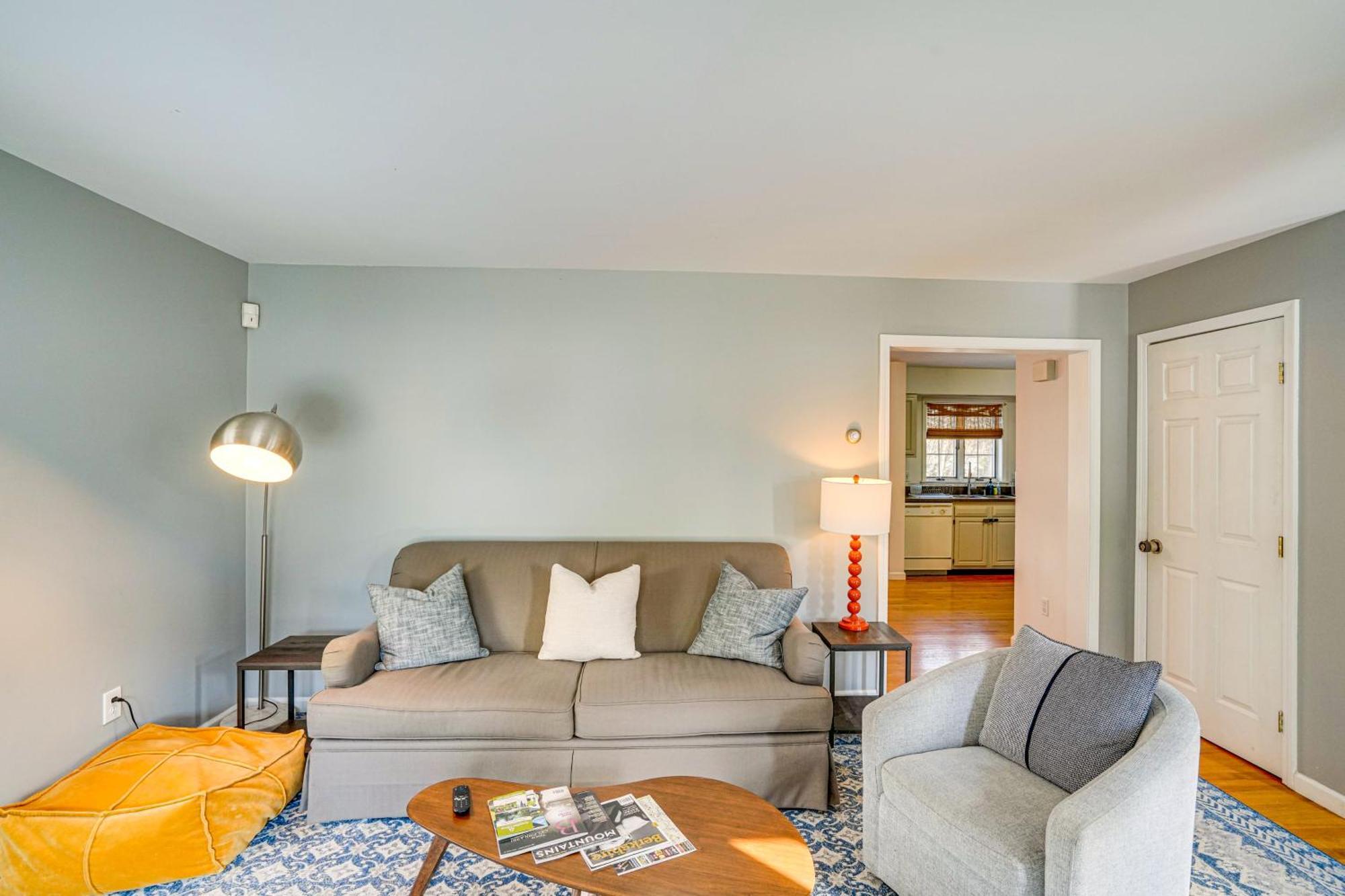 Private Guest House In Dtwn Lenox, Walk To Dining! Eksteriør billede