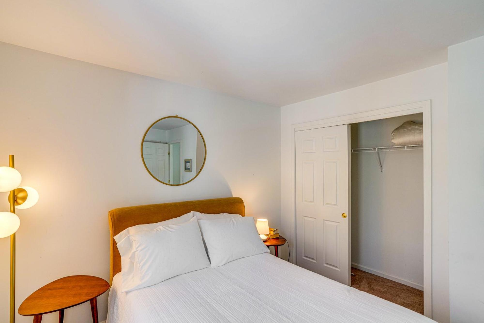 Private Guest House In Dtwn Lenox, Walk To Dining! Eksteriør billede