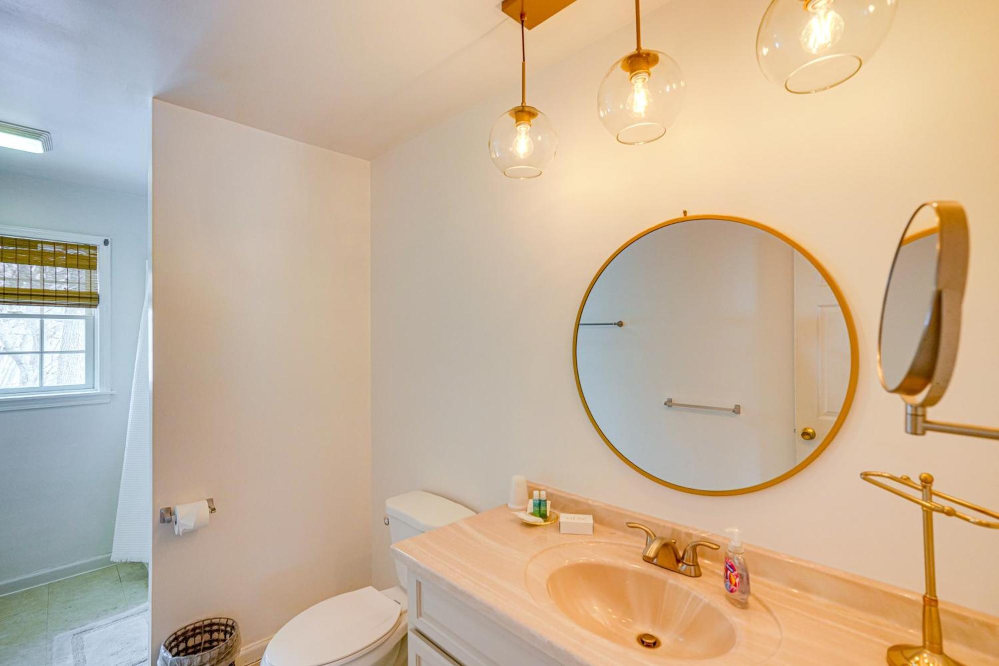 Private Guest House In Dtwn Lenox, Walk To Dining! Eksteriør billede